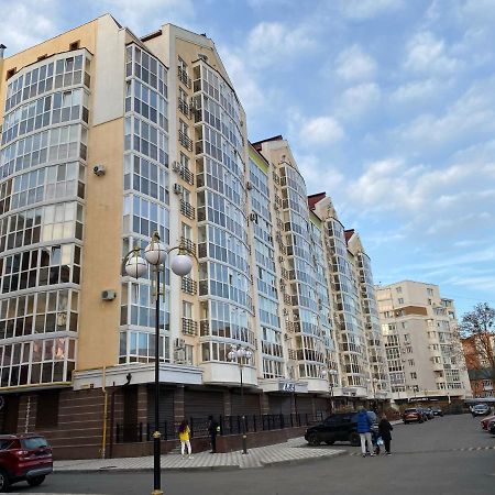 Helen Network: Bright Apartments by Korpusnyi Park Poltava Exterior photo