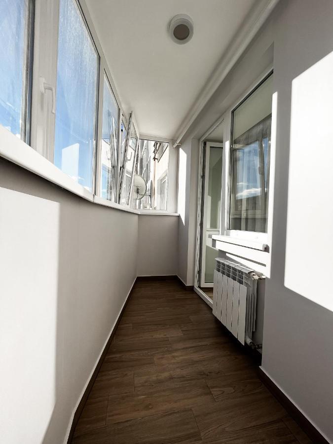 Helen Network: Bright Apartments by Korpusnyi Park Poltava Room photo