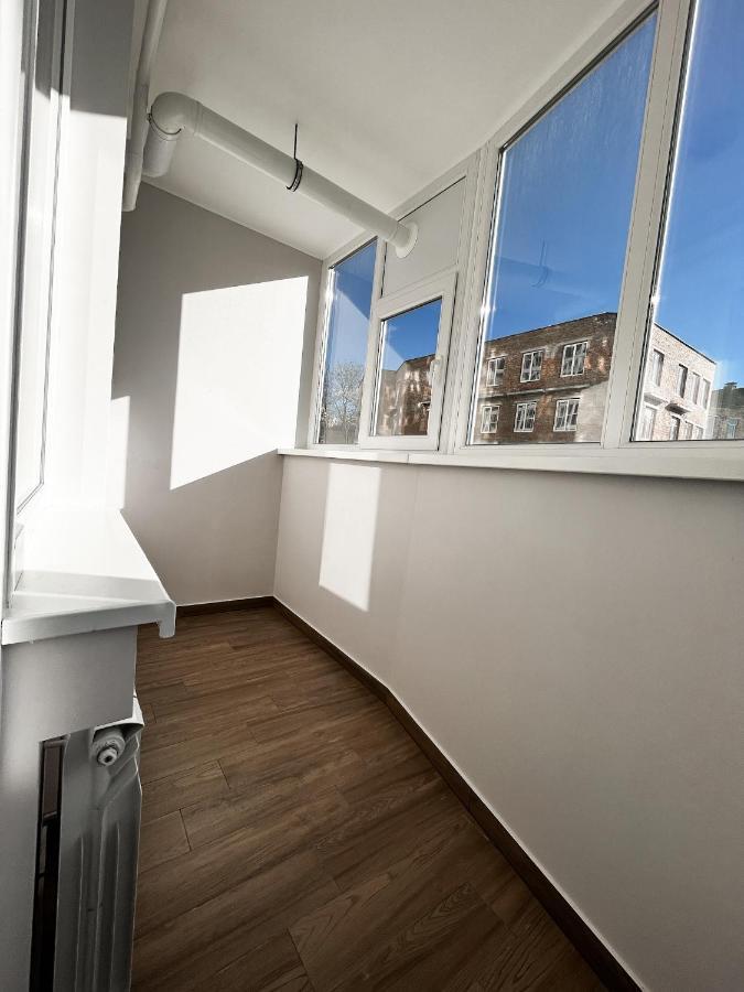 Helen Network: Bright Apartments by Korpusnyi Park Poltava Room photo