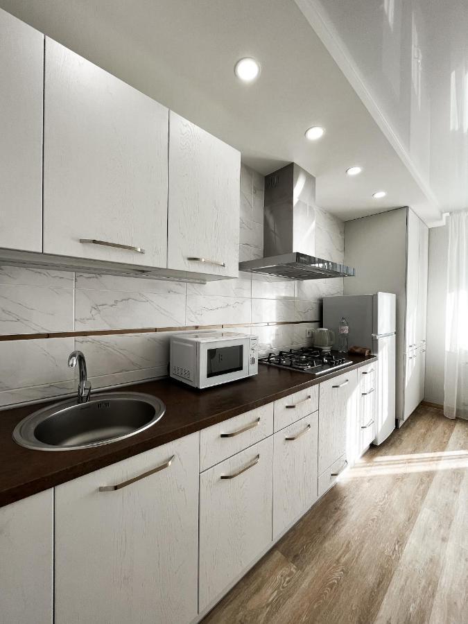 Helen Network: Bright Apartments by Korpusnyi Park Poltava Room photo